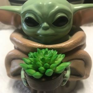 Grogru Baby Yoda figure